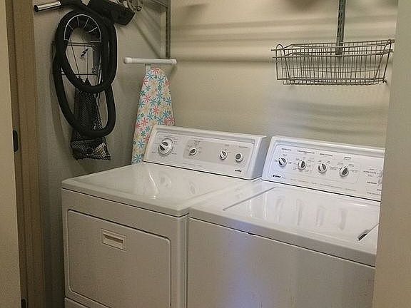 Washer/Dryer in unit