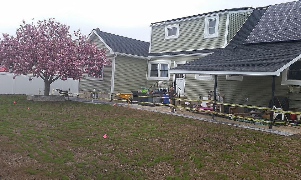 2nd image of 160 25th St