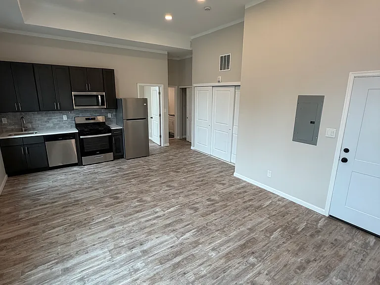 3016 E Thompson St #305 — Photo 3