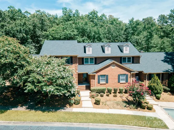8452 Coulwood Oak Ln, Charlotte, NC 28214