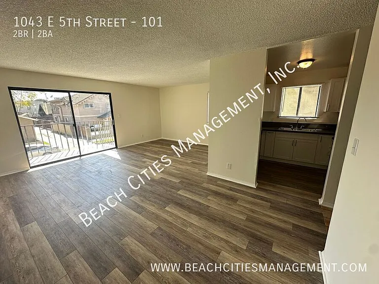 1043 E 5th St #101 — Photo 14