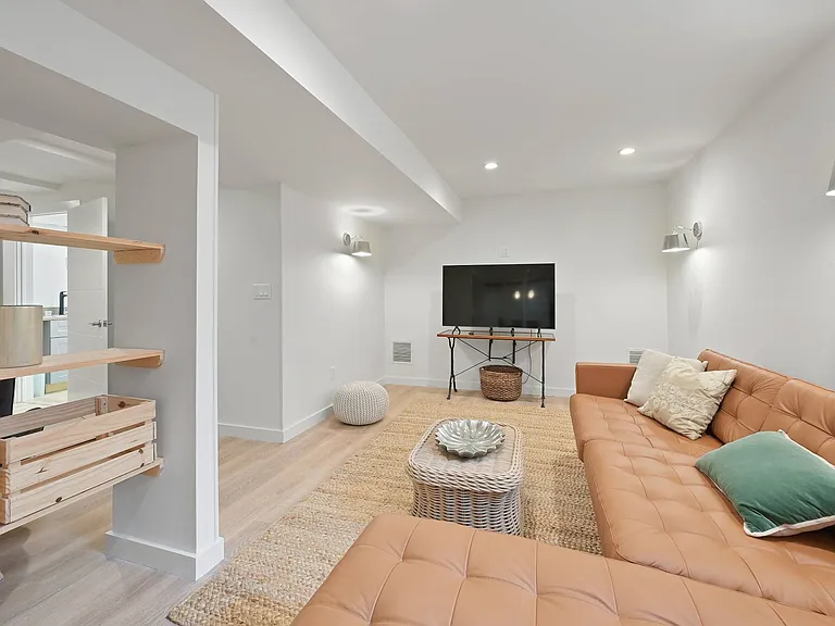 35 Toylsome Ln — Photo 27