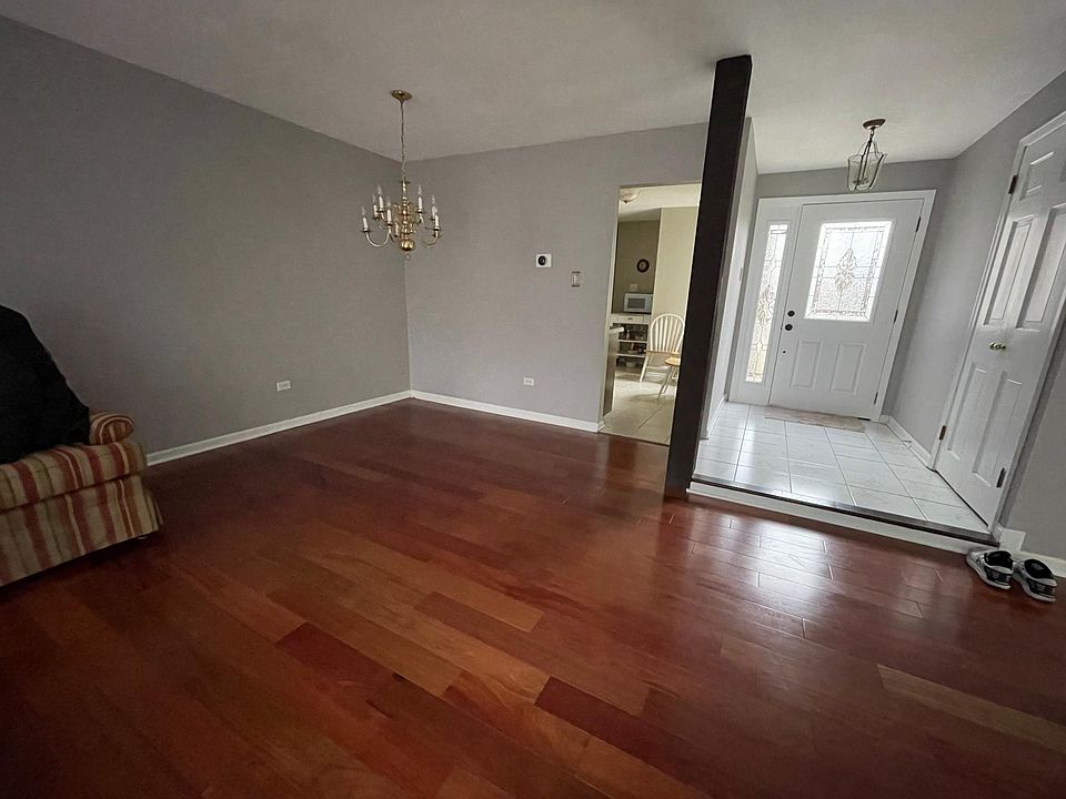 1st image of 61 Westwood Sq
