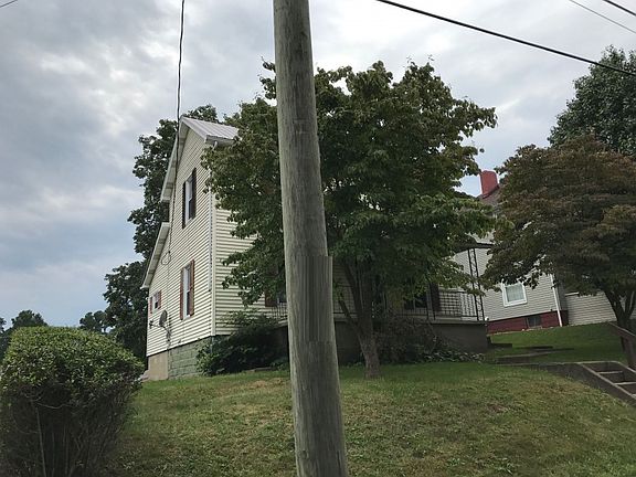 3rd image of 405 2nd & Dewey St