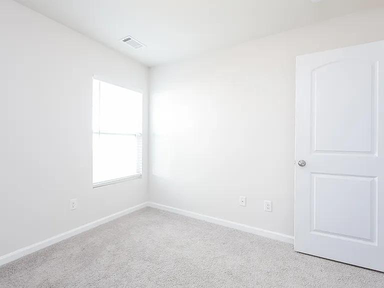 121 Colonial Walk — Photo 11
