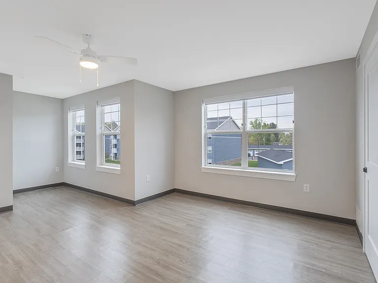 Loso Lakeside Apartments — Photo 31