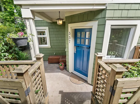 357 W 11th Ave, Vancouver, BC V5Y 1T3