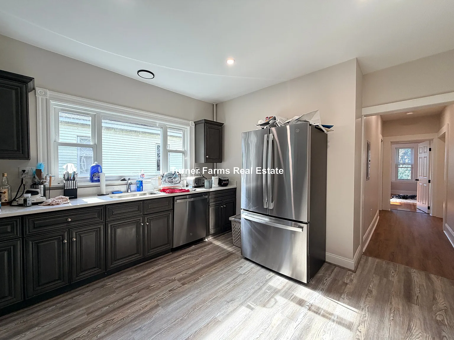 5 bed, 9999 sqft, $7,500 — Photo 1