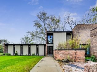 1663 E Course Dr, Riverwoods, IL 60015