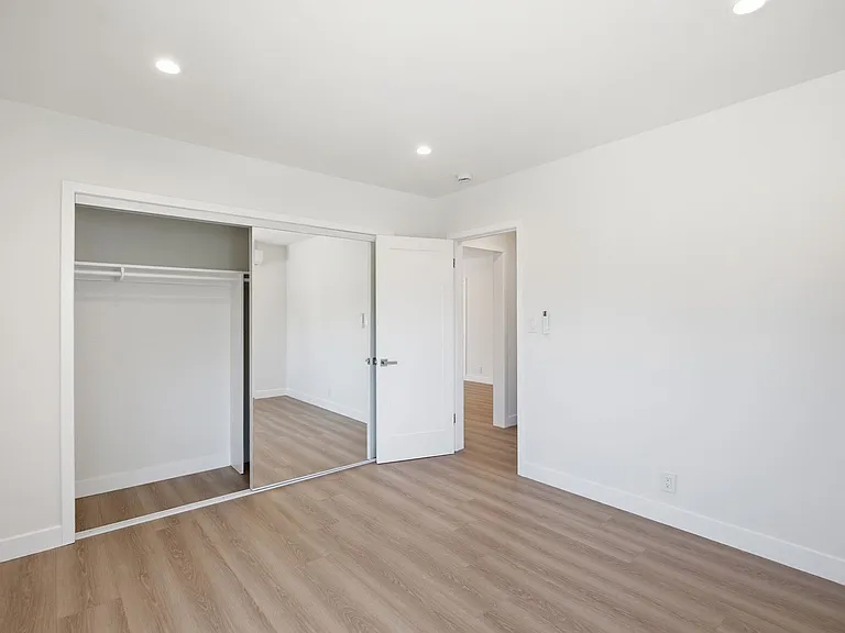 4321 Saugus Ave — Photo 16