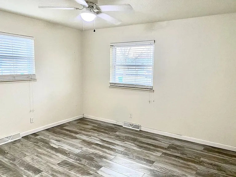 2400 S Nettleton Ave — Photo 11