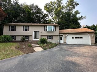 18 Green Hills Rd, Quaker Hill, CT 06375