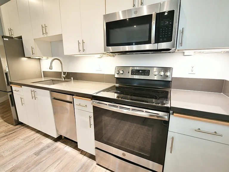 8465 Broadway #301 — Photo 19