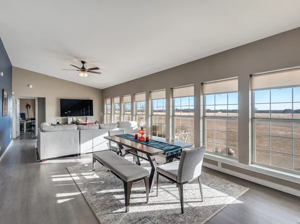 1725 Fm 2504, Poteet, TX 78065