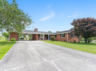 185 Chapel Heights Ln, La Follette, TN 37766