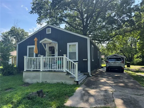 1007 A & B Lexington S, Harrisonville, MO 64701