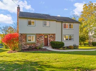 1256 Manor Dr, Pittsburgh, PA 15241