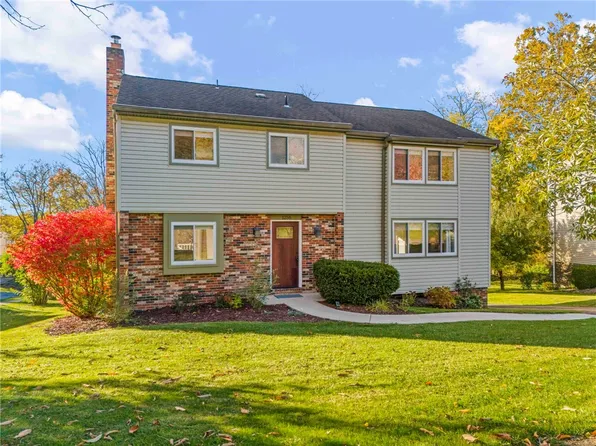 1256 Manor Dr, Pittsburgh, PA 15241