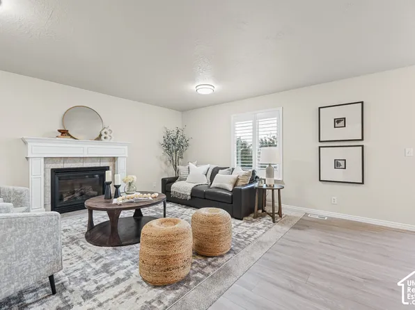 4144 S Schooner Dr, Saratoga Springs, UT 84045
