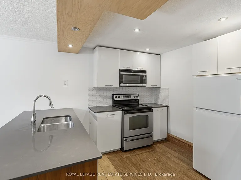 341 Rexford Dr — Photo 30
