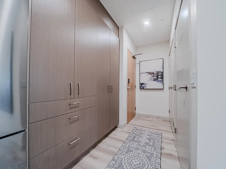 10020 101a Ave NW — Photo 11