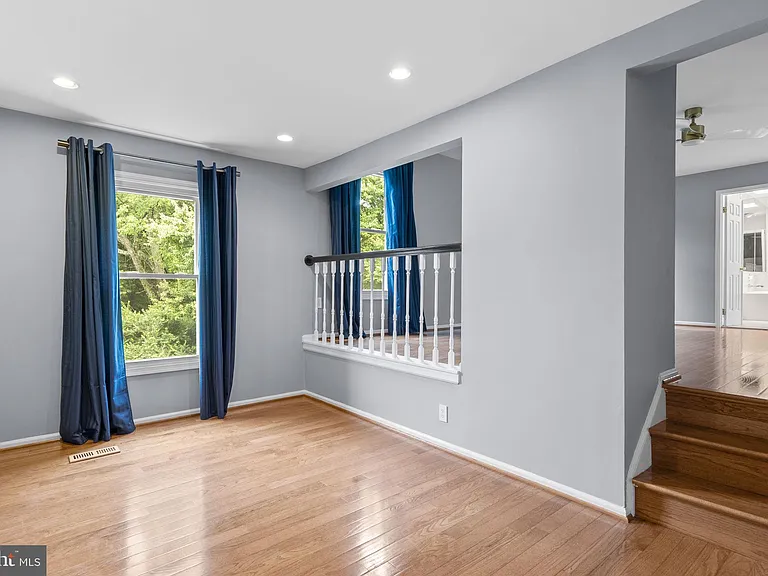 1119 Halesworth Dr — Photo 20