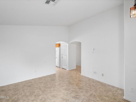 5th image of 104 S 226TH Lane