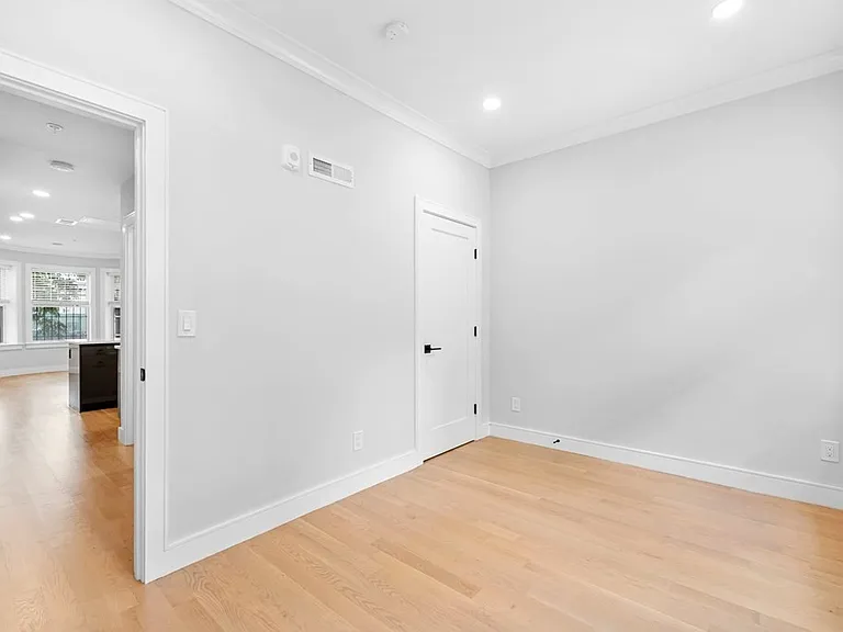 531 Newbury St #1K — Photo 18