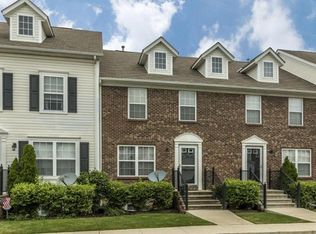 1150 Green Knoll Dr, Columbus, OH 43081