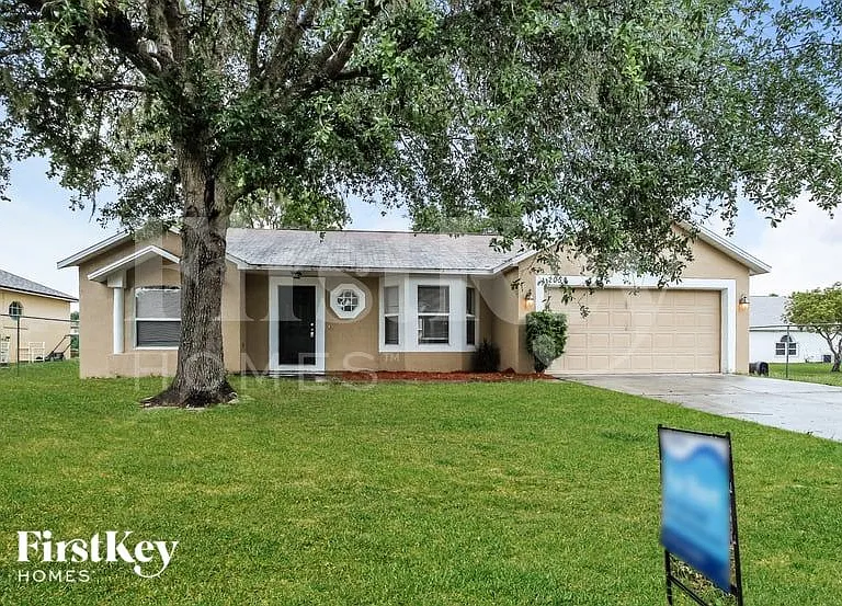 205 Tiffany Ct — Photo 1