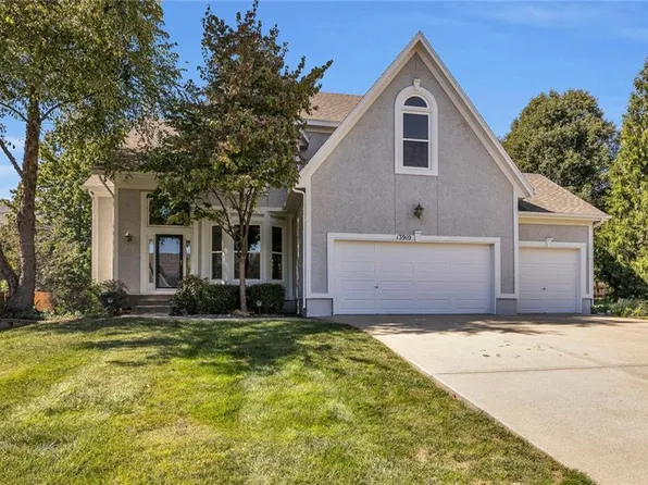 13910 Rosehill Ln, Overland Park, KS 66221