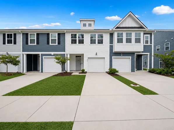 492 Trotters Ln, Moncks Corner, SC 29461