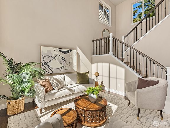 4th image of 396 Ashbury Court NW