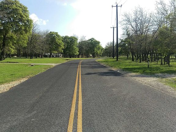 4th image of 2218 Hickory Way