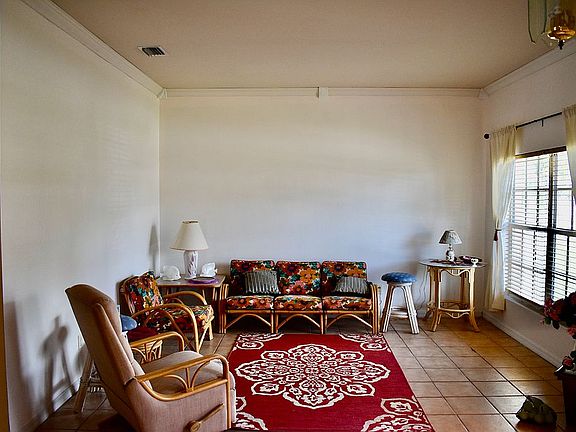 5th image of 2943 SW 30th St