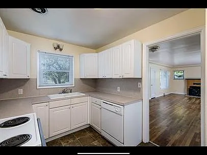 2557 Hilyard Street — Photo 4