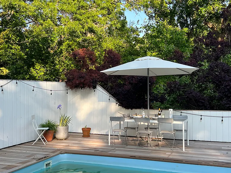 115 Runnymeade Dr — Photo 1