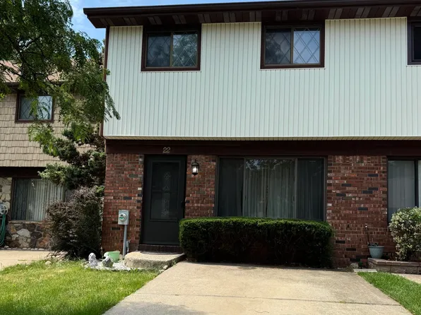 22 Hickory Cir, Staten Island, NY 10312