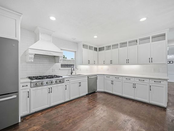 4th image of 2705 Timberleaf Dr