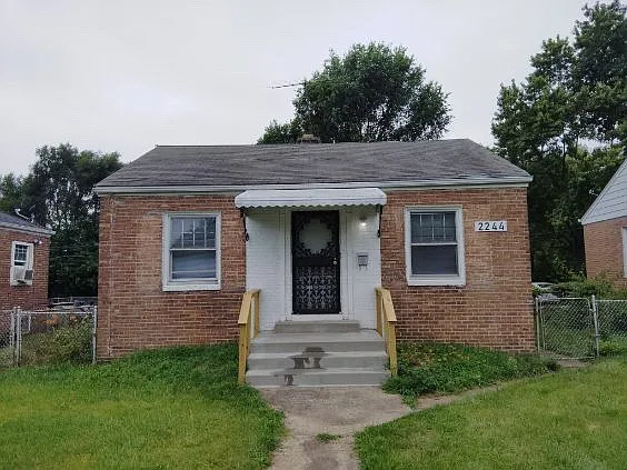 Kentucky St — Photo 1