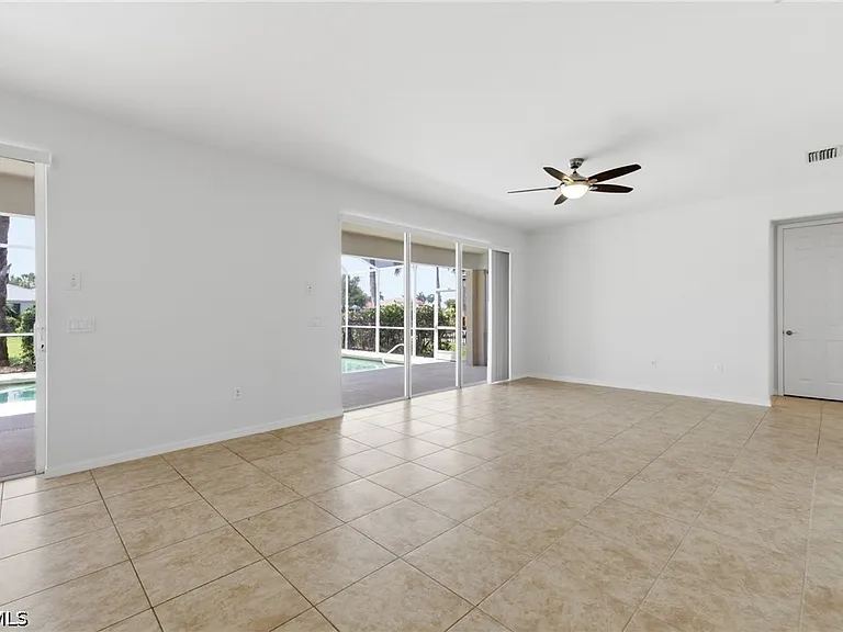 2639 Bellingham Ct — Photo 17