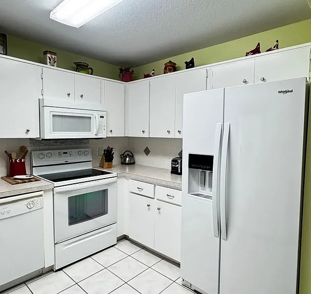 8670 SW 97th St — Photo 5