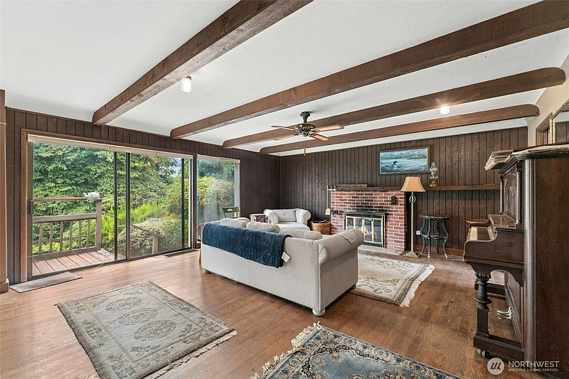 3rd image of 315 24th Avenue SW