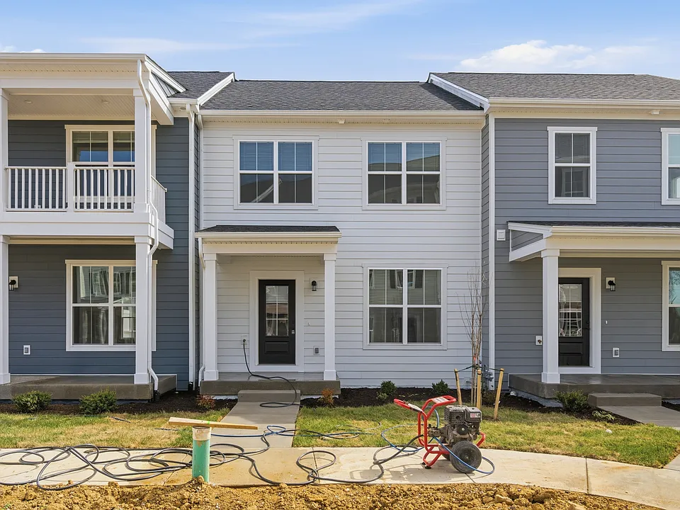 1053 Balsam Ln