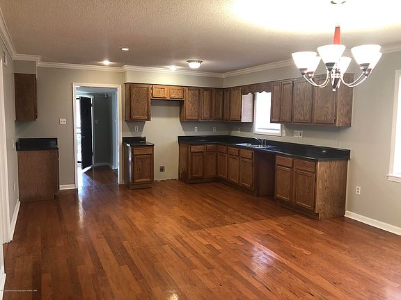 2nd image of 5743 Cherokee Dr