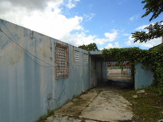 2nd image of AR15 Calle 11