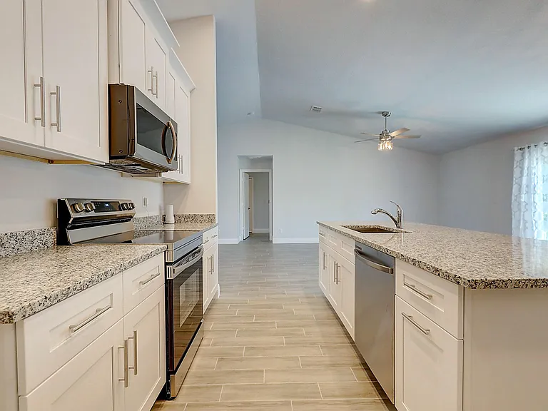 2352 SW Plum Ct — Photo 17
