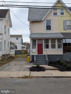 75 Holland Ave, Ardmore, PA, 19003