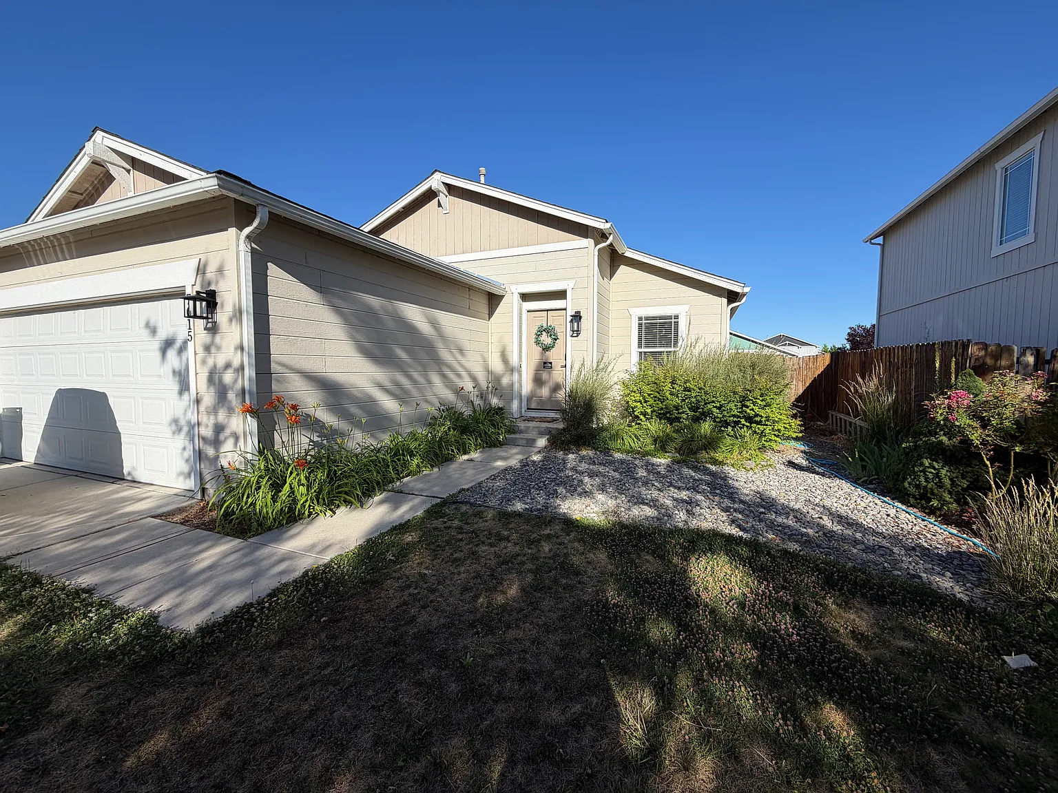 3 bed, 1239 sqft, $2,695 — Photo 2