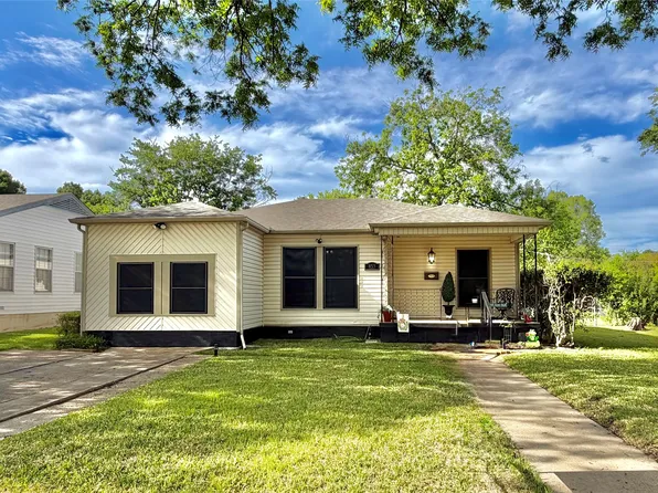 853 Holly Dr, Garland, TX 75040